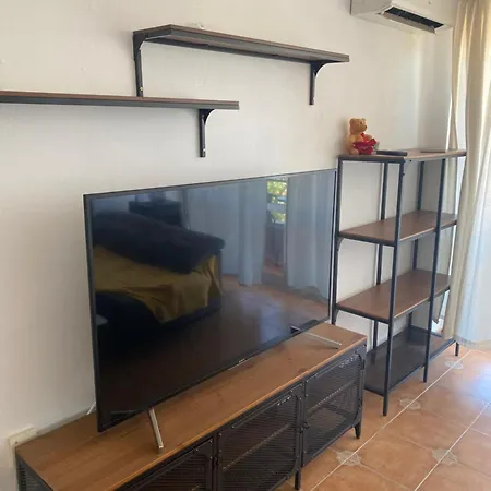 منزل للإقامة Cozy Torremolinos, Double With Air-conditioning, Pool And Parking *