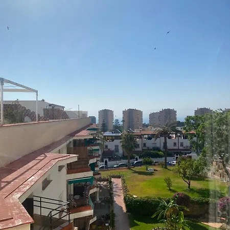 منزل للإقامة Cozy Torremolinos, Double With Air-conditioning, Pool And Parking *