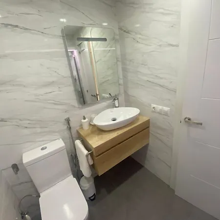Cozy Torremolinos, Double With Air-conditioning, Pool And Parking توريمولينوس